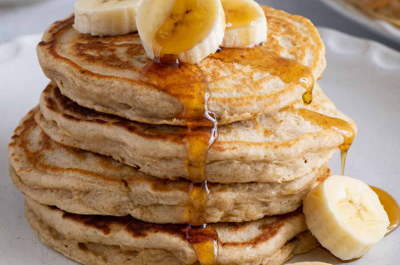 Healthy banana pancakes